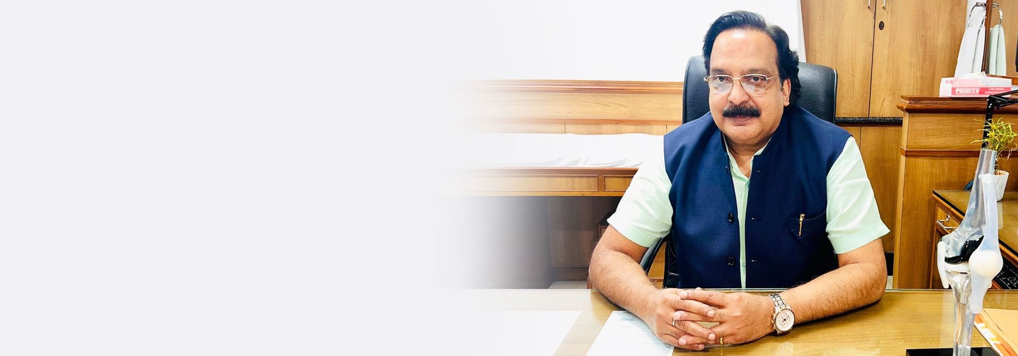 Dr. Anant Kumar Tiwari- Orthopaedic Surgeon Delhi