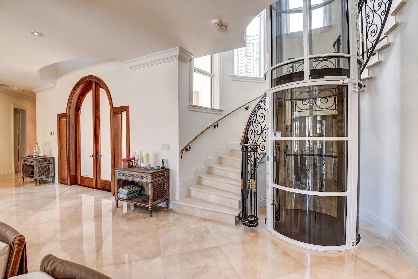 Coastline Lift LLC
