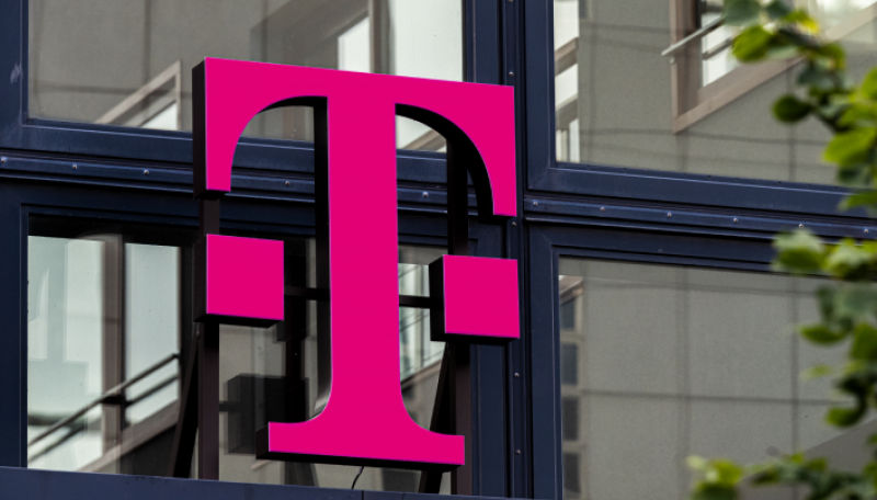 T-Mobile US links advertising screen deal for Uber rideshare vehicles