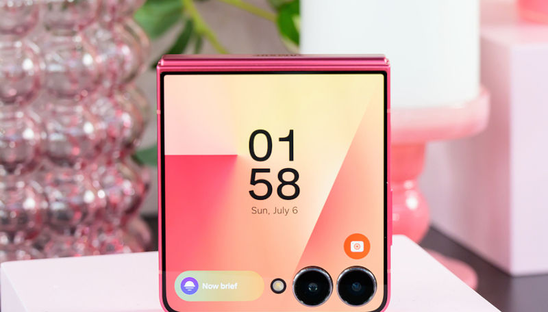 UK mobile networks offer new Galaxy Z Fold7, Z Flip7 smartphones