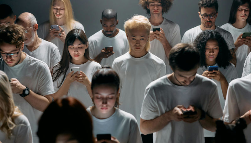 Sociale media gebruikers vinden online haatspraak 'normaal' maar doen er niets tegen