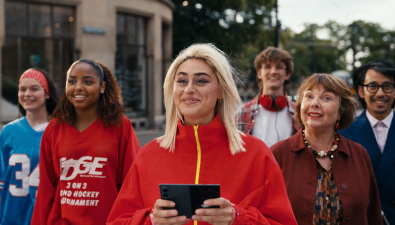 Tweede Vodafone-commercial met Bente verdeelt kijkers: jongeren positief, ouderen kritisch
