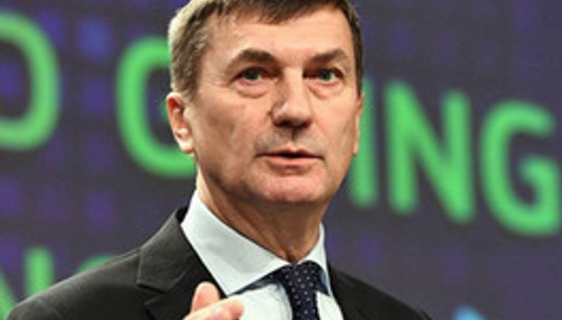 EC gaat uitvoering gedragscode online platforms nauwgezet volgen