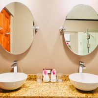Bathroom - Standard Premium Room
