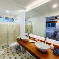 Papi Brown Suite