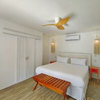 Papi Brown Suite