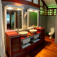 Bathroom - Suite Bungalow with Jacuzzi