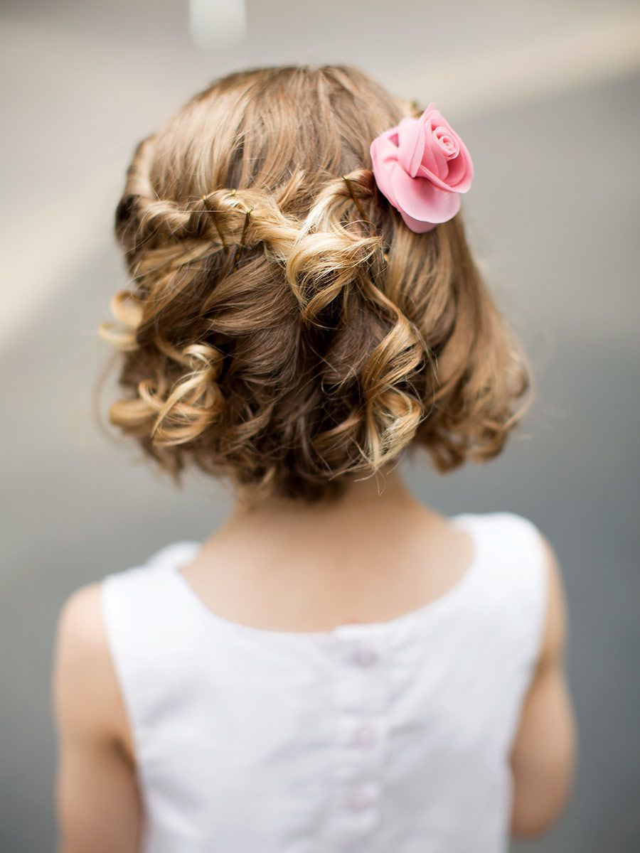 Simple and Classy Curl Up Hairstyle