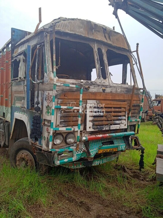 Ashok Leyland 3118 पुराने कमर्शियल व्हीकल