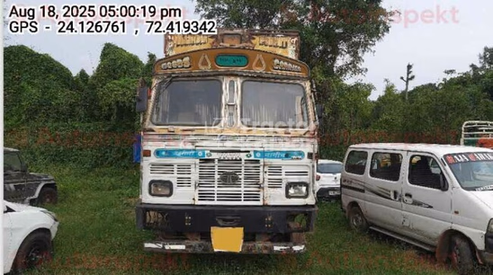 Ashok Leyland 3118 Second Hand Commercial