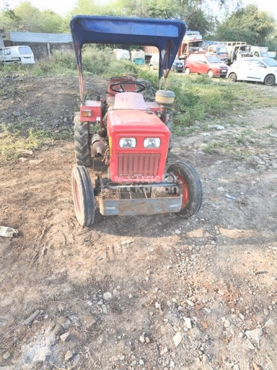 सेकंड हैंड महिंद्रा युवराज 215 NXT ट्रैक्टर