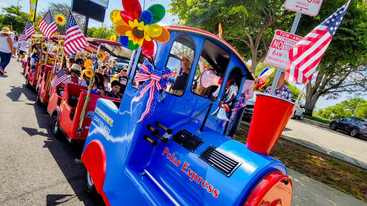 trackless train