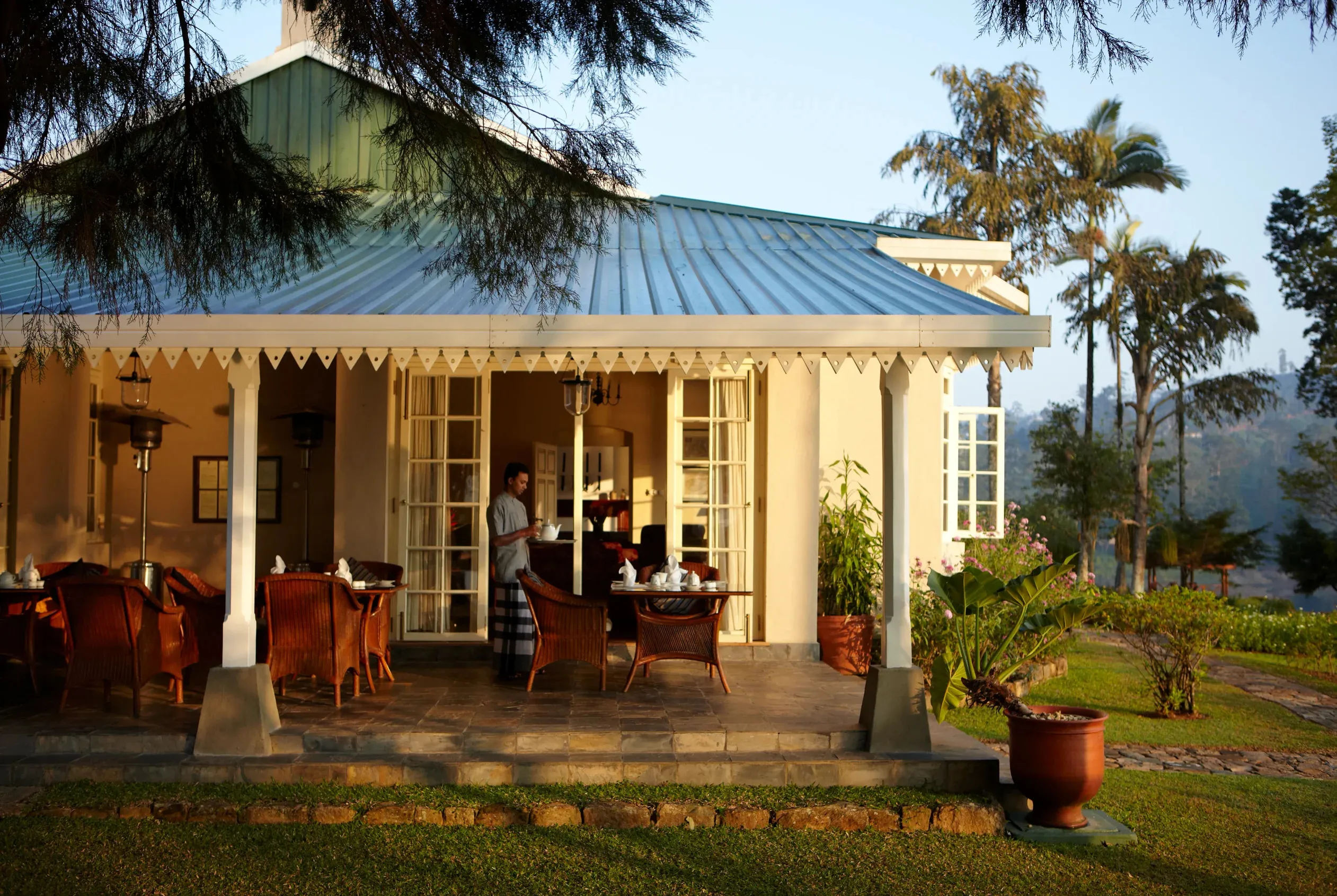 Ceylon-Tea-Trails