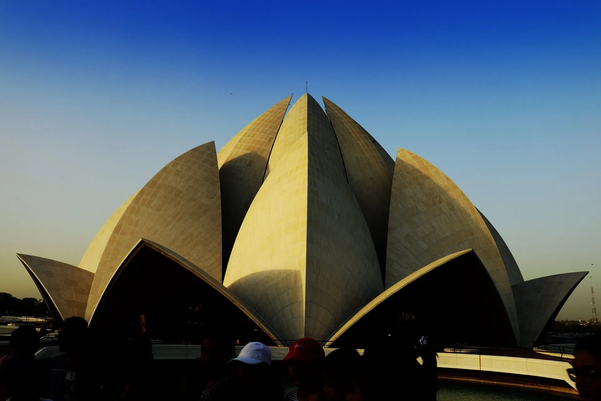 Old Delhi bazaars and Mughal heritage architecture