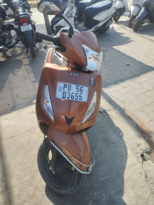 TVS Jupiter Grande photos