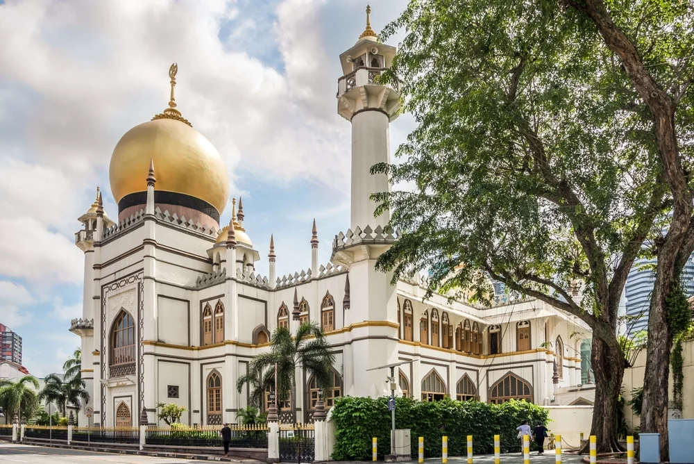 Marvel at the Architecture of Sultan Mosque