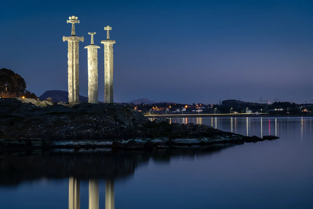 Swords in Rock Monument Visit