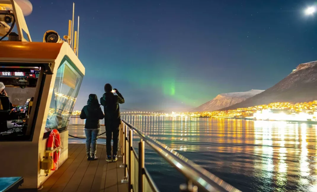  Aurora Dinner Cruise