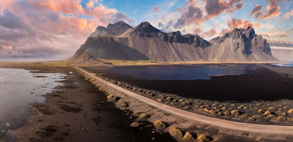 Capture photos of Vestrahorn Mountain