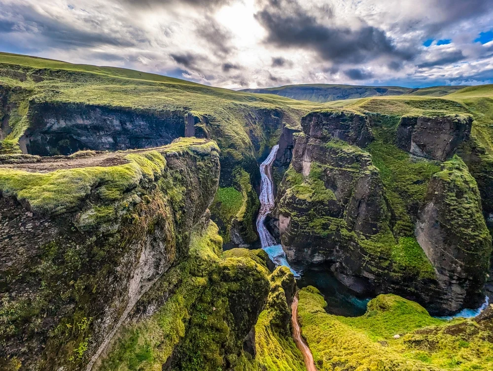 Fjaðrárgljúfur Canyon