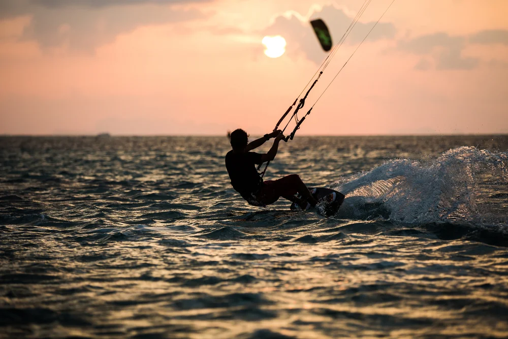 Kite surfing 