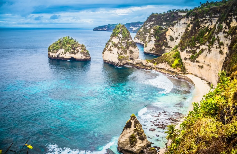 Catch the Beachy Vibe at Nusa Penida Island