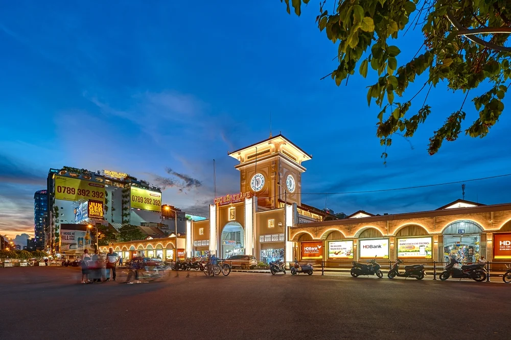 Visit local markets like Bến Thành Market