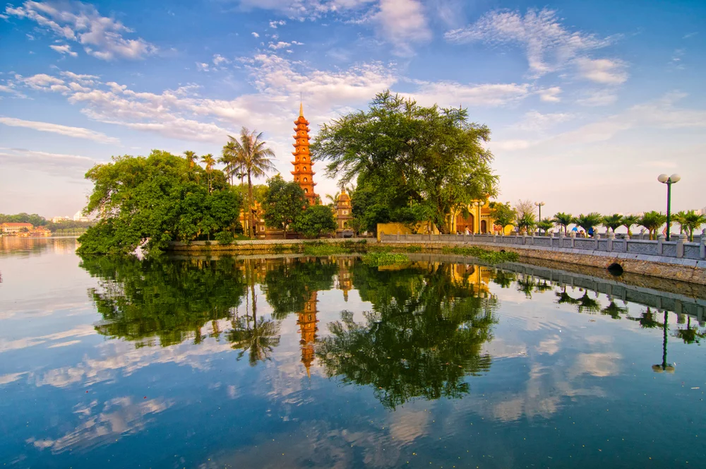 Explore the Trấn Quốc Pagoda in Hanoi