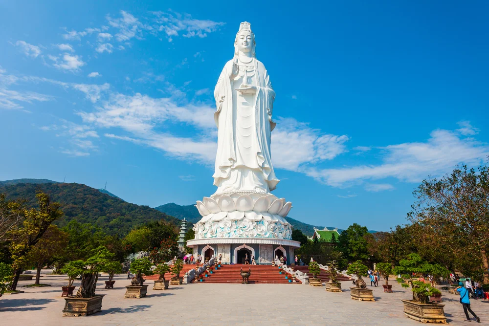 Discover the Linh Ứng Pagoda in Đà Nẵng
