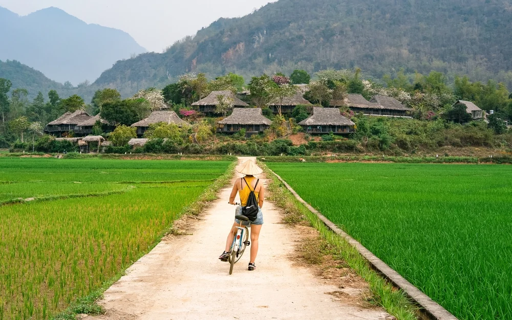 Cycle through the countryside of Mai Châu