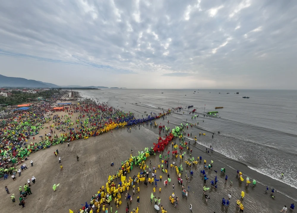 Canh Duong Beach (Hue)