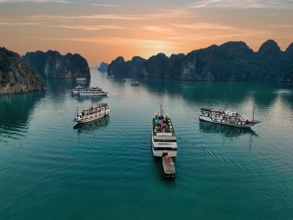 Bai Tu Long Bay 