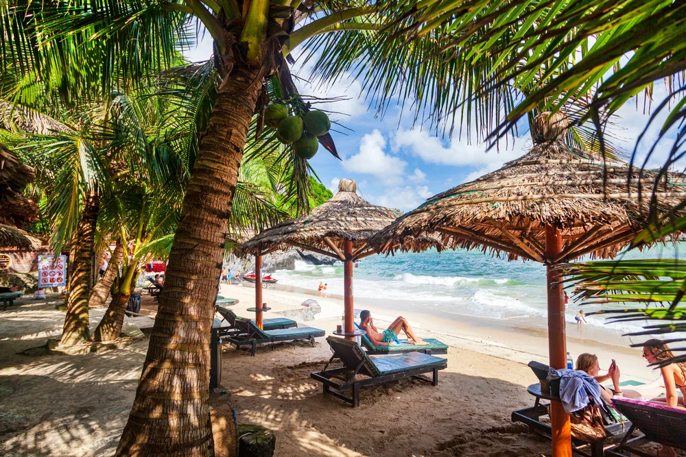 Cat Ba Beach