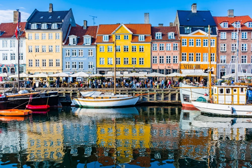 Dine by the water at a Nyhavn café