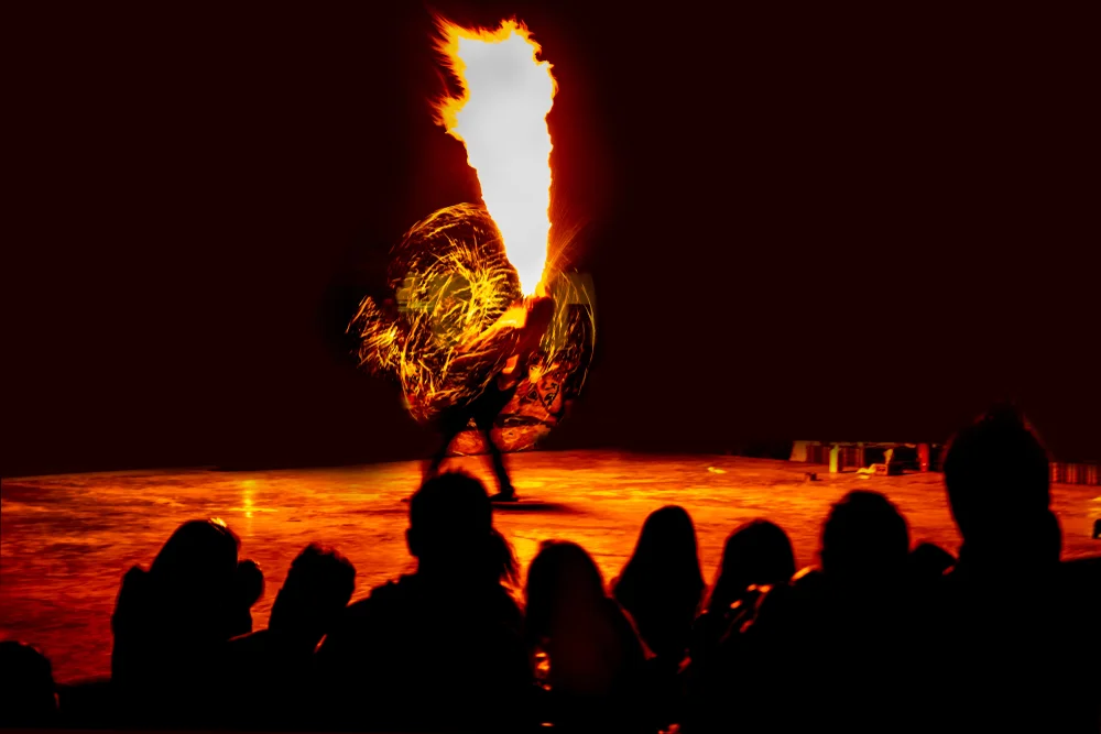 Evening Desert Safari – Sunset, BBQ dinner, belly dance, fire show