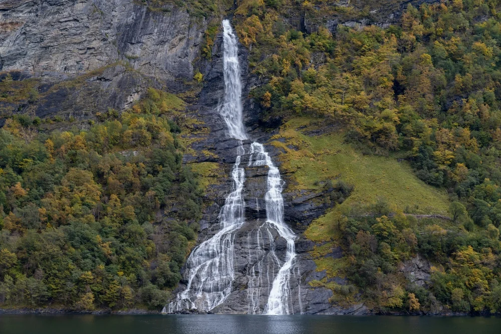 Brudesløret Waterfall