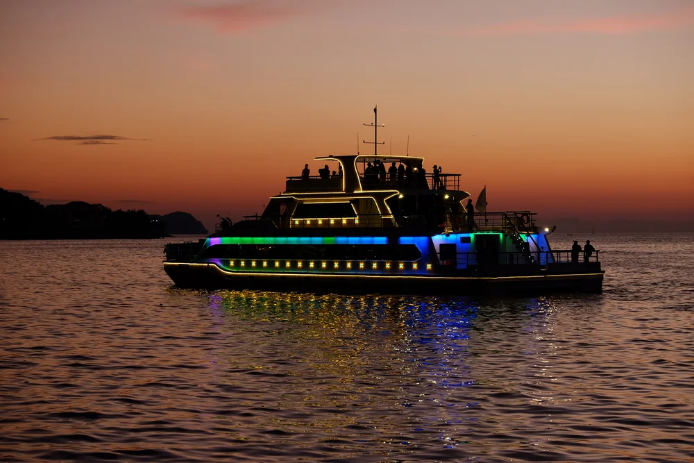 Enjoy Romantic Sunset Cruises