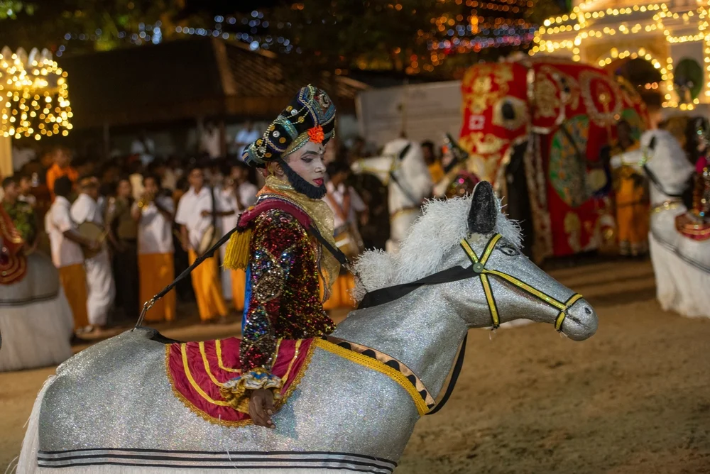 Duruthu Perahera