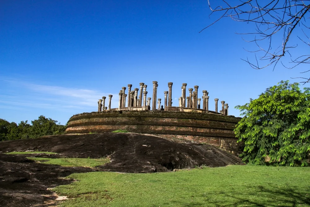 Explore Medirigiriya Vatadage