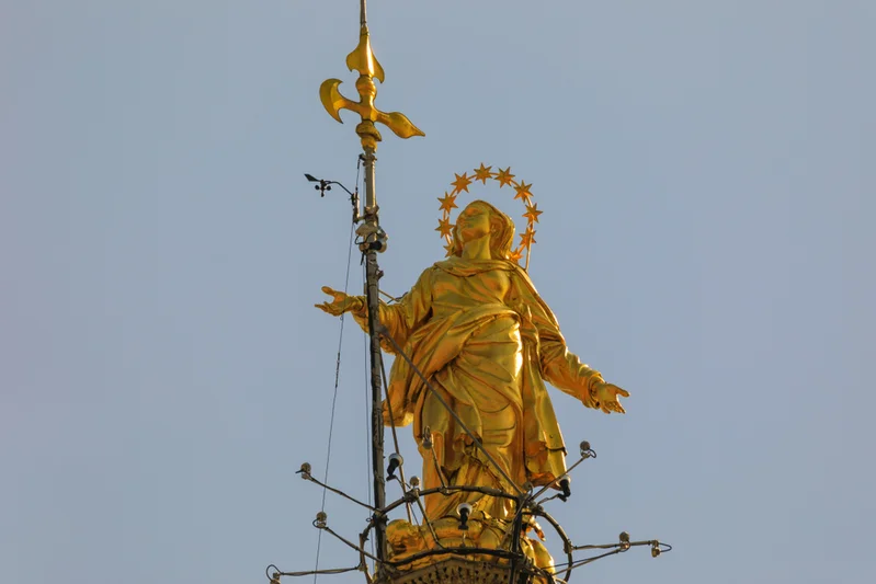 Golden Madonnina statue