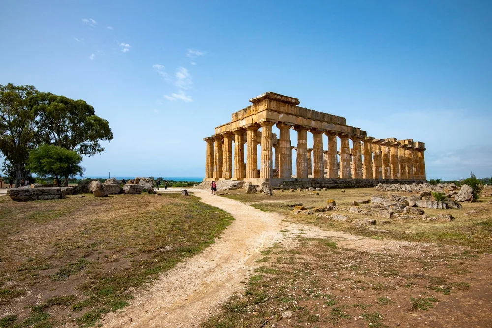 Temple of Hera, Pasteum