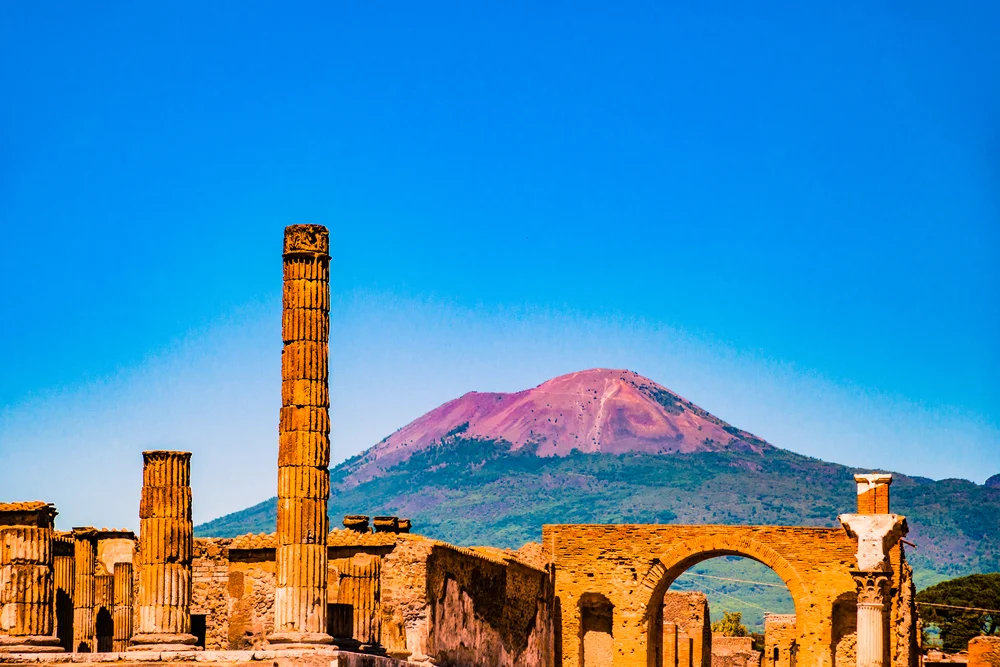Explore Pompeii Ruins