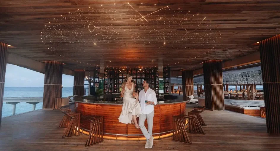 Sky Bar (Anantara Kihavah Maldives)