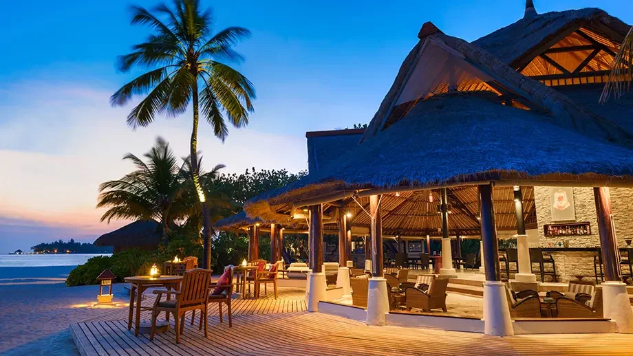 Naiboli Bar (Banyan Tree Vabbinfaru)