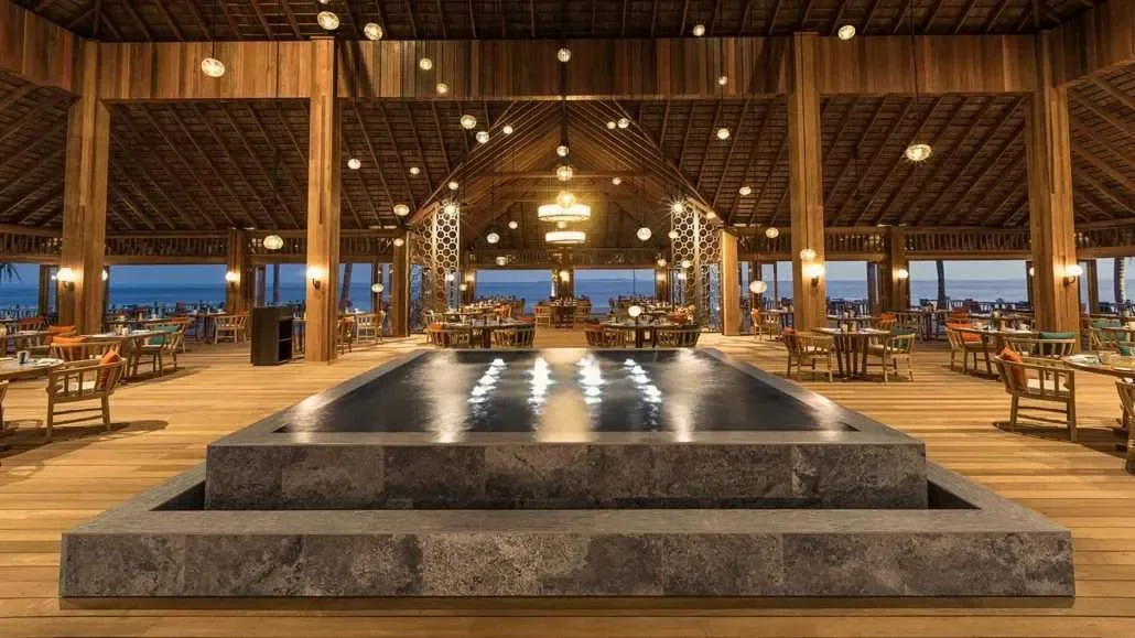 Undersea Restaurant (Hurawalhi Island Resort)