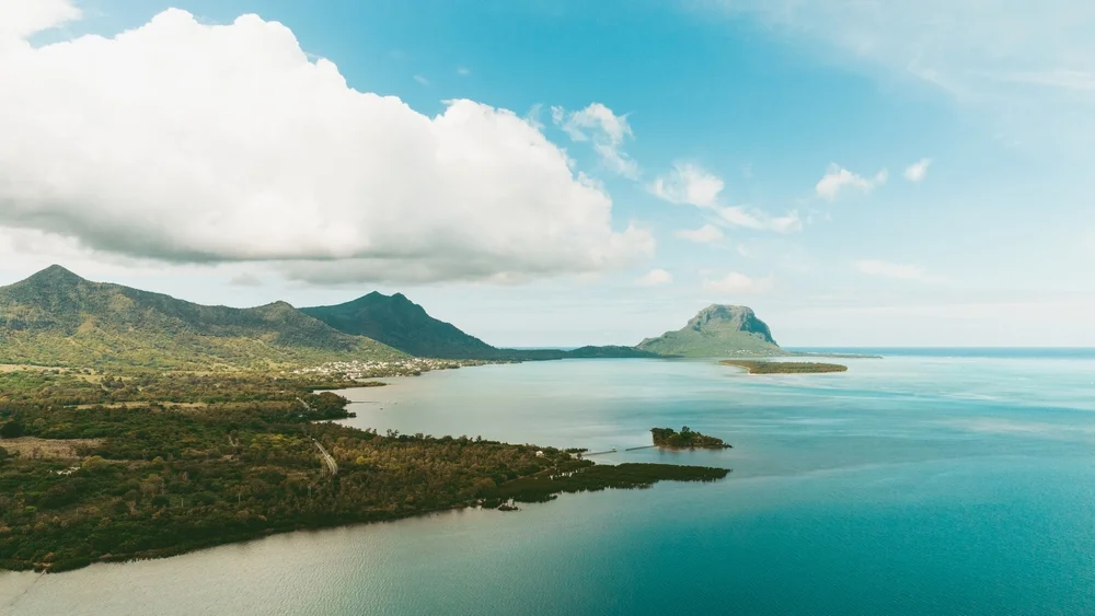 Island Hopping to Ile aux Bénitiers