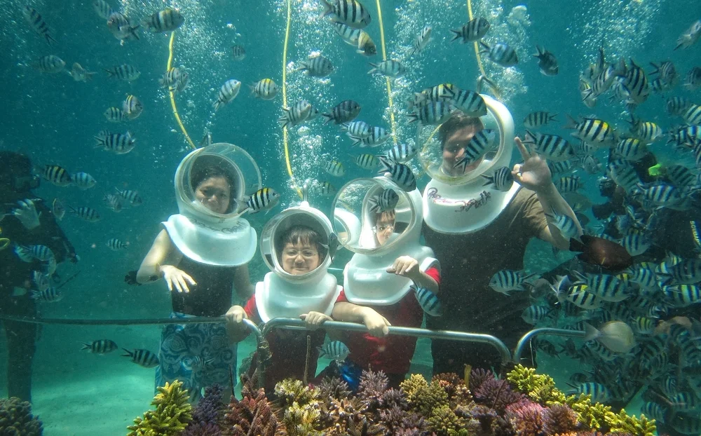 Underwater Sea Walk