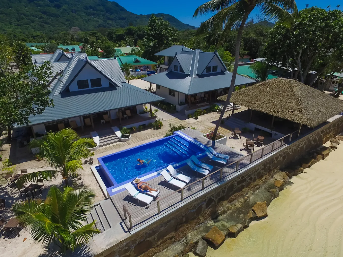 Le Nautique Waterfront Hotel