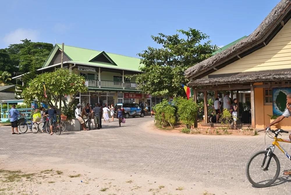  Explore the Picturesque La Passe Village