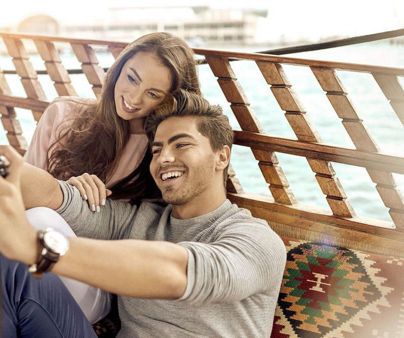 Why a Dinner Cruise is the Perfect First Date in Dubai